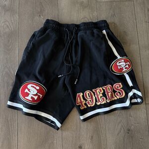 San Francisco 49ers Pro Standard Short Size Medium *Read